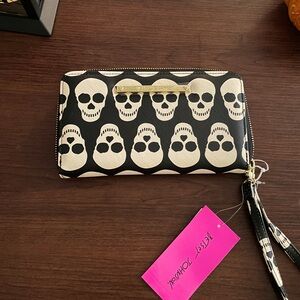 Betsey Johnson skulls wallet